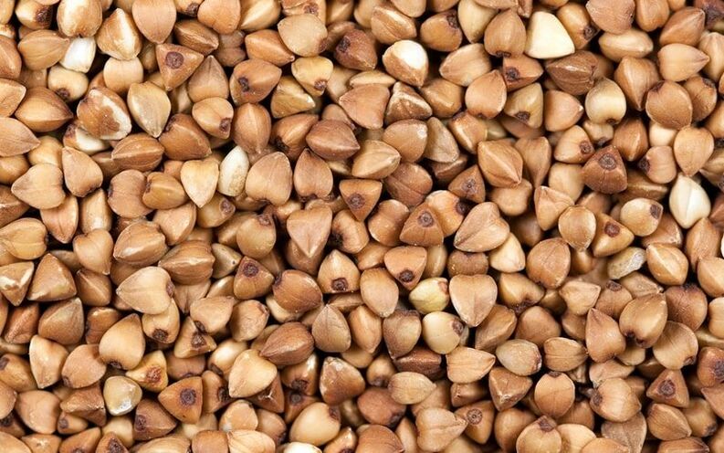 El trigo sarraceno es un cereal bajo en carbohidratos, que es importante para perder peso. 